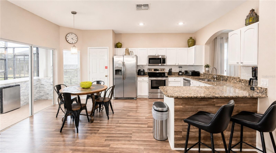 Kissimmee, Florida 34747, 6 Bedroom Bedrooms, ,4 Bathroombathrooms,Residential,For Sale,Basnett,0,Mfro6435446