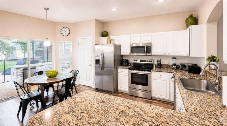 Kissimmee, Florida 34747, 6 Bedroom Bedrooms, ,4 Bathroombathrooms,Residential,For Sale,Basnett,0,Mfro6435446
