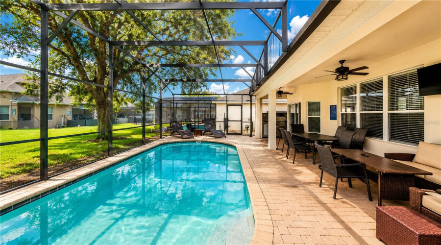 Kissimmee, Florida 34747, 6 Bedroom Bedrooms, ,4 Bathroombathrooms,Residential,For Sale,Basnett,0,Mfro6435446