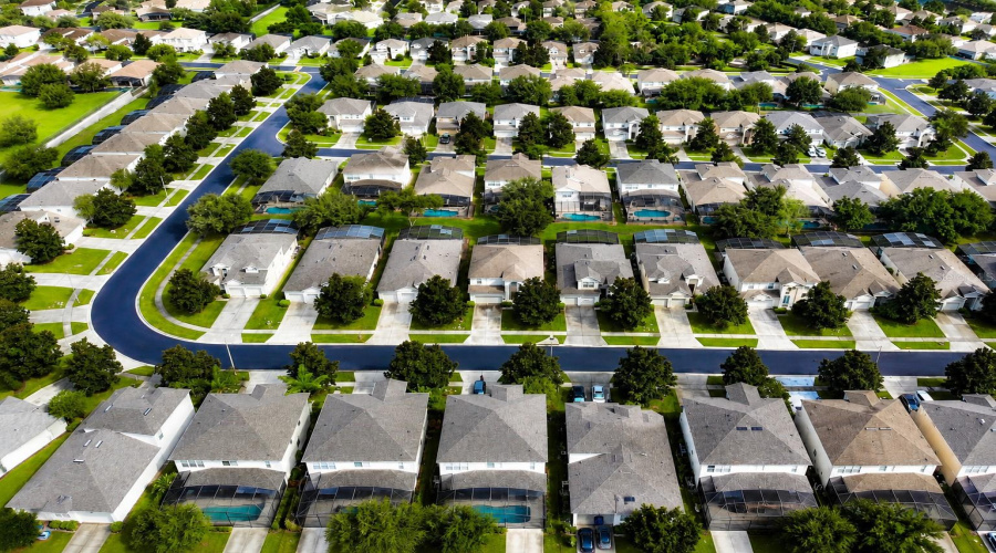 Kissimmee, Florida 34747, 6 Bedroom Bedrooms, ,4 Bathroombathrooms,Residential,For Sale,Basnett,0,Mfro6435446