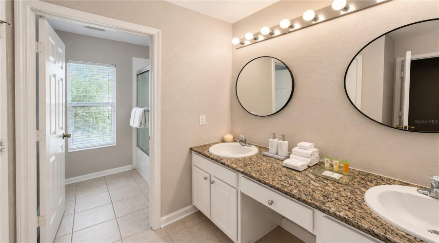 Kissimmee, Florida 34747, 6 Bedroom Bedrooms, ,4 Bathroombathrooms,Residential,For Sale,Basnett,0,Mfro6435446