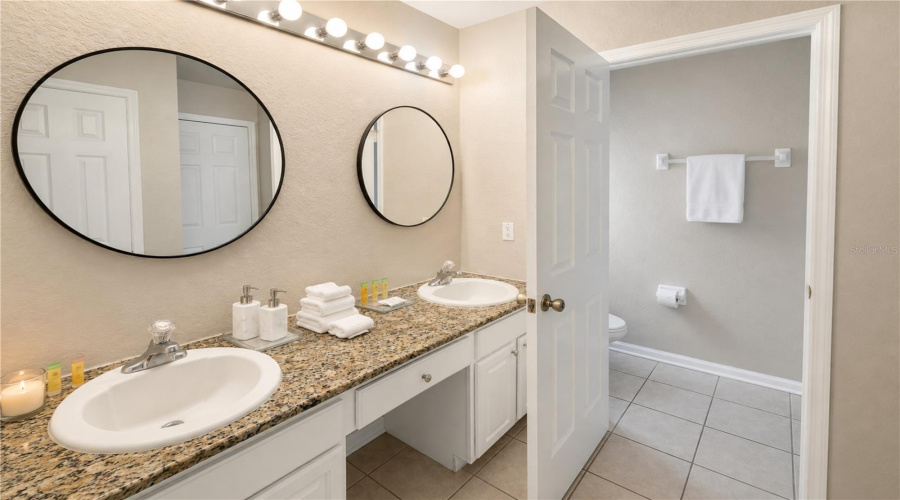 Kissimmee, Florida 34747, 6 Bedroom Bedrooms, ,4 Bathroombathrooms,Residential,For Sale,Basnett,0,Mfro6435446
