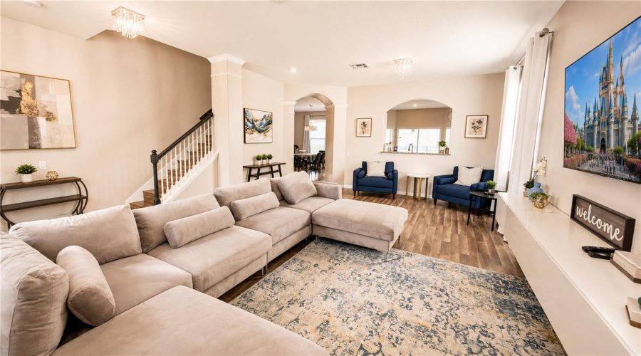 Kissimmee, Florida 34747, 6 Bedroom Bedrooms, ,4 Bathroombathrooms,Residential,For Sale,Basnett,0,Mfro6435446