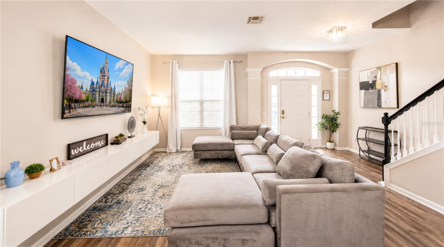 Kissimmee, Florida 34747, 6 Bedroom Bedrooms, ,4 Bathroombathrooms,Residential,For Sale,Basnett,0,Mfro6435446