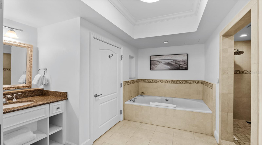 Kissimmee, Florida 34747, 2 Bedroom Bedrooms, ,2 Bathroombathrooms,Residential,For Sale,Gathering,0,Mfro6432059