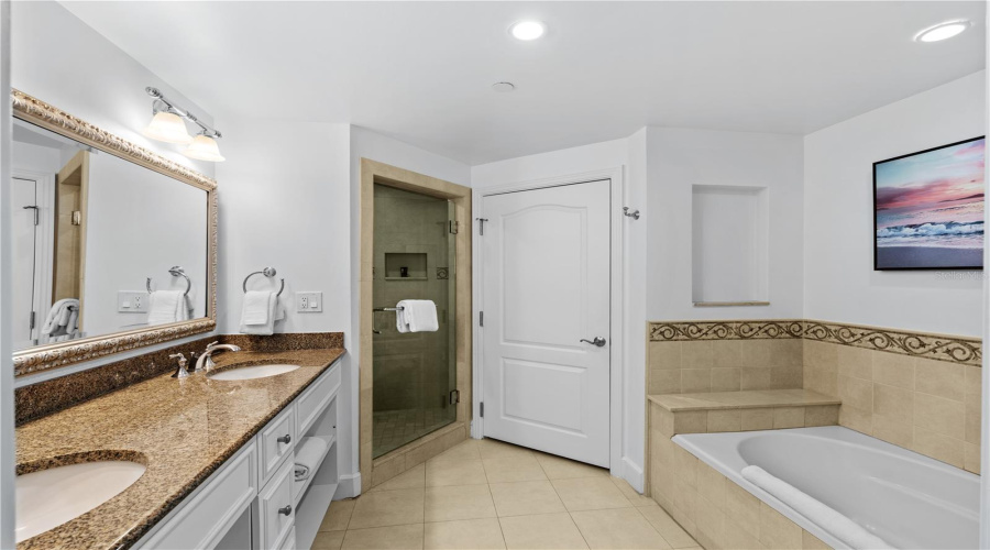 Kissimmee, Florida 34747, 2 Bedroom Bedrooms, ,2 Bathroombathrooms,Residential,For Sale,Gathering,0,Mfro6432059