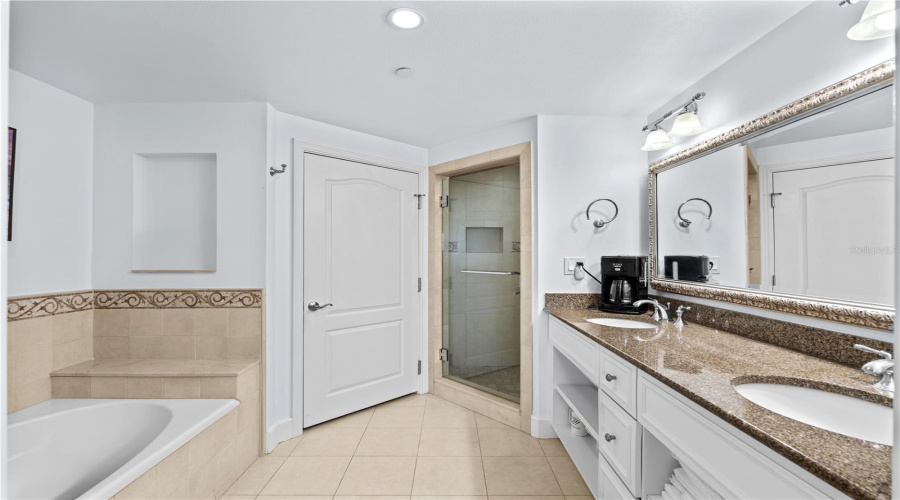Kissimmee, Florida 34747, 2 Bedroom Bedrooms, ,2 Bathroombathrooms,Residential,For Sale,Gathering,0,Mfro6432143