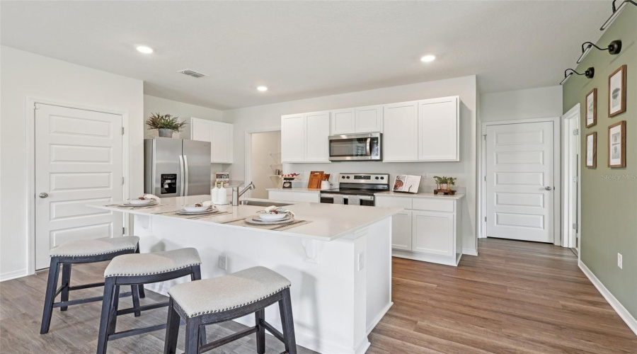 Davenport, Florida 33837, 5 Bedroom Bedrooms, ,3 Bathroombathrooms,Residential,For Sale,Limeklin Falls,0,Mfro6425300