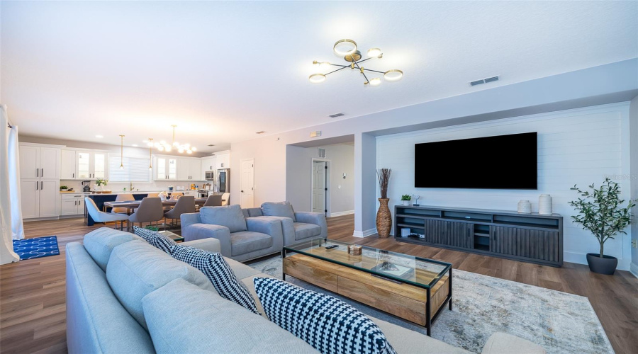 Davenport, Florida 33896, 6 Bedroom Bedrooms, ,4 Bathroombathrooms,Residential,For Sale,Pine Ridge,0,Mfrs5121315