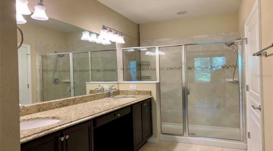 Davenport, Florida 33896, 2 Bedroom Bedrooms, ,2 Bathroombathrooms,Residential,For Sale,Bella Tierra Ct,0,Mfrs5149600
