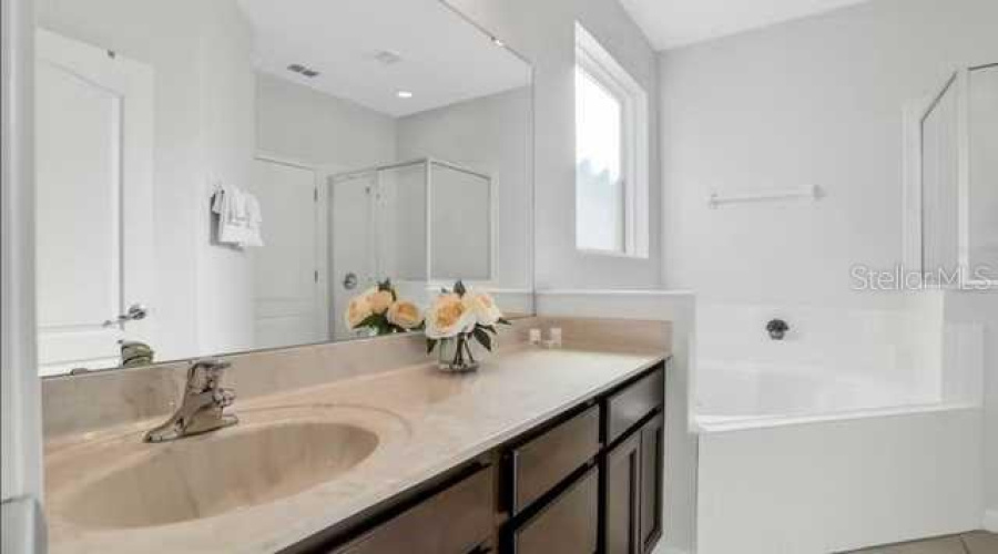 Davenport, Florida 33837, 6 Bedroom Bedrooms, ,4 Bathroombathrooms,Residential,For Sale,Acorn,0,Mfrg5117211