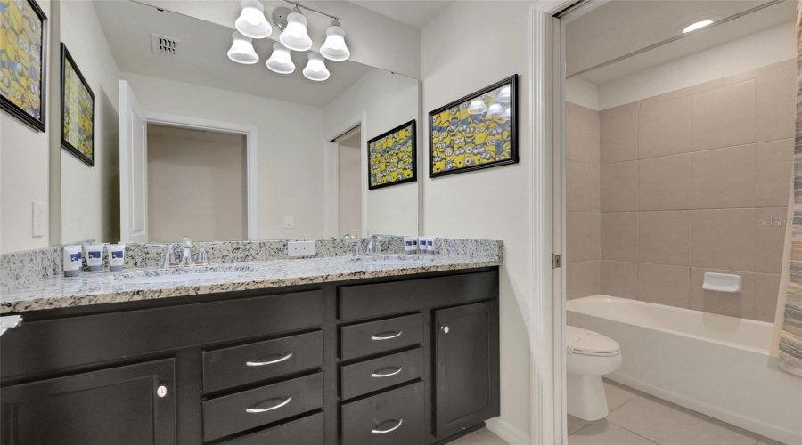 Davenport, Florida 33897, 10 Bedroom Bedrooms, ,8 Bathroombathrooms,Residential,For Sale,Lelani,0,Mfro6436965