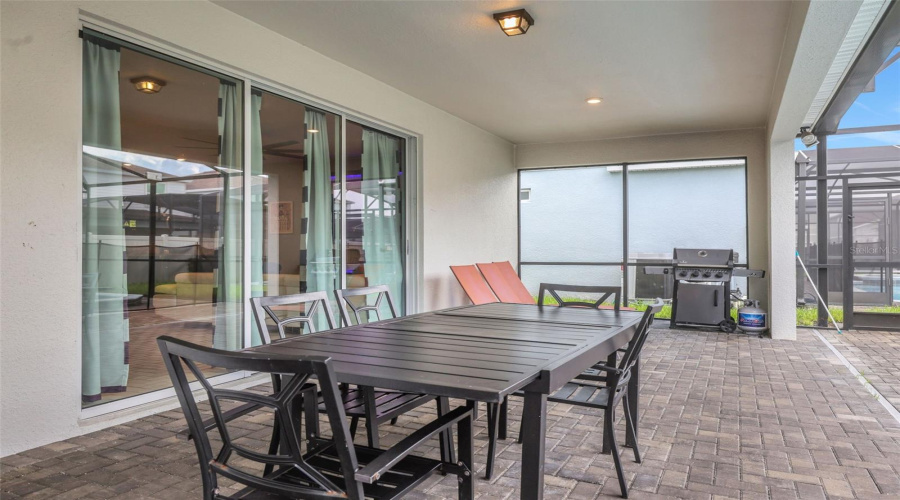 Davenport, Florida 33897, 10 Bedroom Bedrooms, ,8 Bathroombathrooms,Residential,For Sale,Lelani,0,Mfro6436965