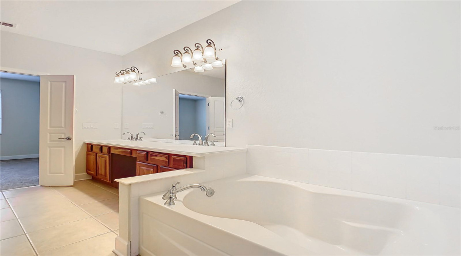 Davenport, Florida 33896, 3 Bedroom Bedrooms, ,2 Bathroombathrooms,Residential,For Sale,Gilford Point,0,Mfro6371060