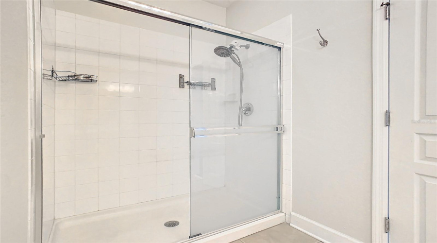 Davenport, Florida 33896, 3 Bedroom Bedrooms, ,2 Bathroombathrooms,Residential,For Sale,Gilford Point,0,Mfro6371060