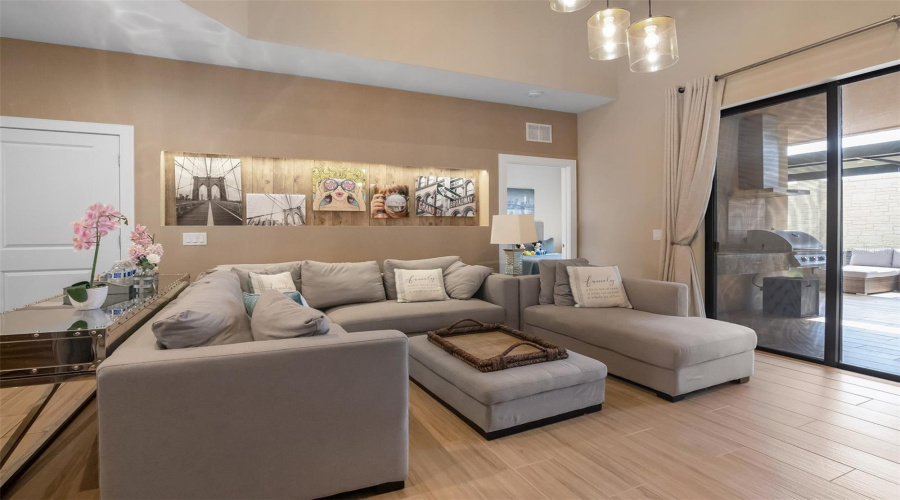 Kissimmee, Florida 34747, 4 Bedroom Bedrooms, ,4 Bathroombathrooms,Residential,For Sale,Brooklyn,0,Mfro6299500
