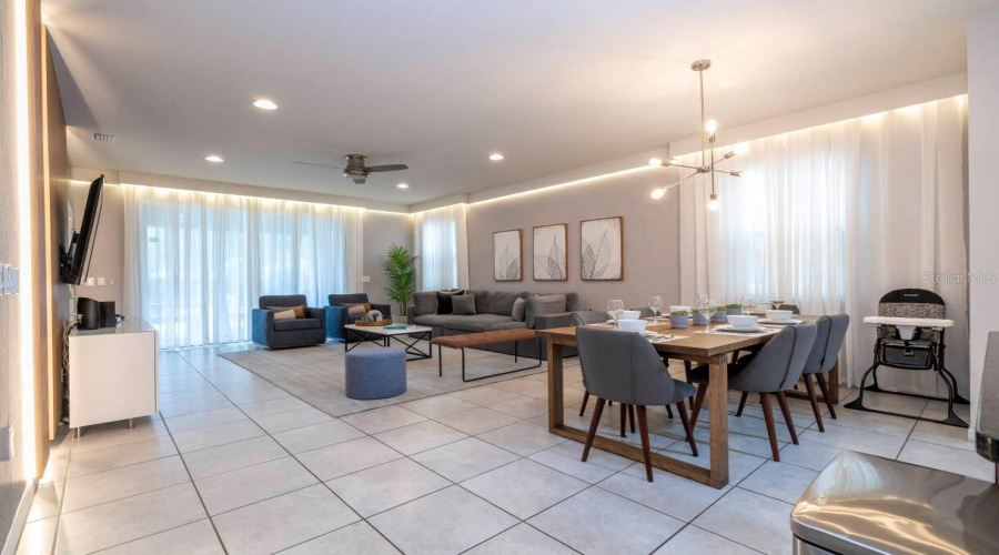 Kissimmee, Florida 34747, 6 Bedroom Bedrooms, ,4 Bathroombathrooms,Residential,For Sale,Rhodes,0,Mfro6381275