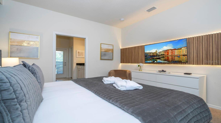 Kissimmee, Florida 34747, 6 Bedroom Bedrooms, ,4 Bathroombathrooms,Residential,For Sale,Rhodes,0,Mfro6381275