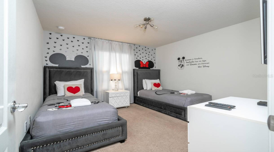 Kissimmee, Florida 34747, 6 Bedroom Bedrooms, ,4 Bathroombathrooms,Residential,For Sale,Rhodes,0,Mfro6381275