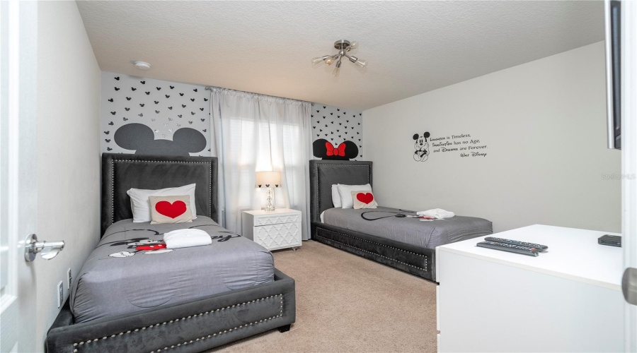 Kissimmee, Florida 34747, 6 Bedroom Bedrooms, ,4 Bathroombathrooms,Residential,For Sale,Rhodes,0,Mfro6381275