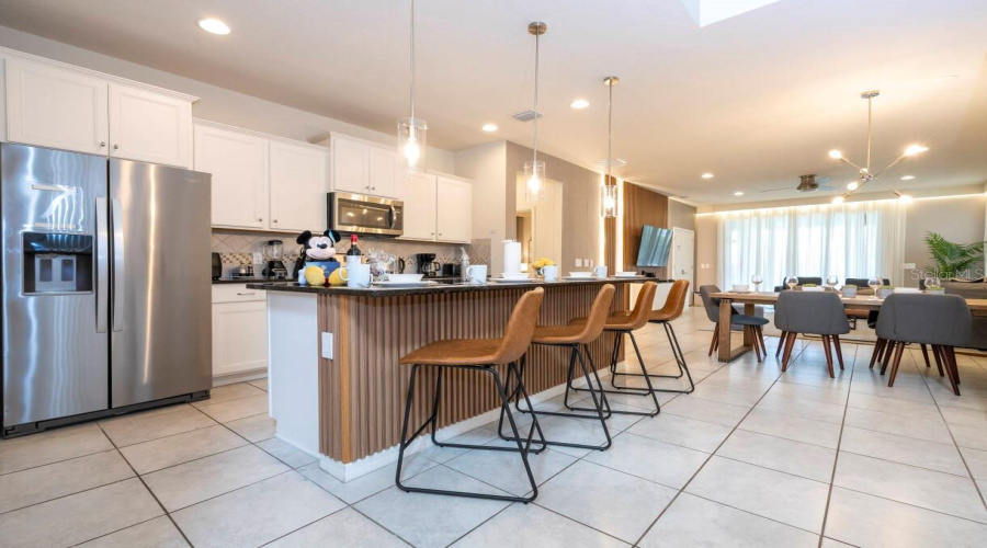 Kissimmee, Florida 34747, 6 Bedroom Bedrooms, ,4 Bathroombathrooms,Residential,For Sale,Rhodes,0,Mfro6381275