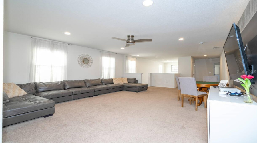 Kissimmee, Florida 34747, 6 Bedroom Bedrooms, ,4 Bathroombathrooms,Residential,For Sale,Rhodes,0,Mfro6381275