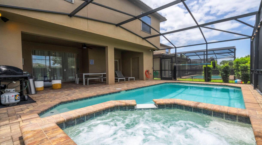 Kissimmee, Florida 34747, 6 Bedroom Bedrooms, ,4 Bathroombathrooms,Residential,For Sale,Rhodes,0,Mfro6381275
