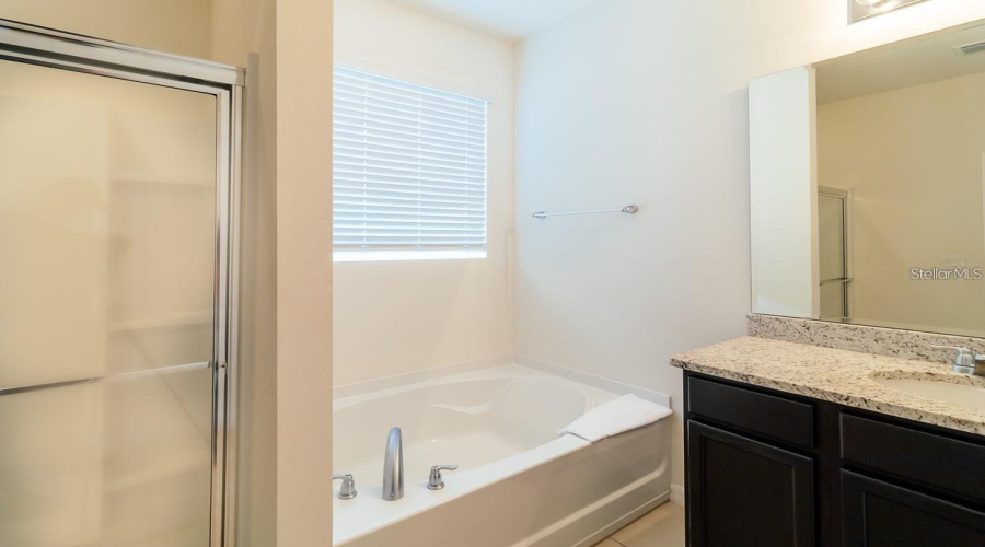 Davenport, Florida 33837, 6 Bedroom Bedrooms, ,5 Bathroombathrooms,Residential,For Sale,Broad Oak,0,Mfro6338003