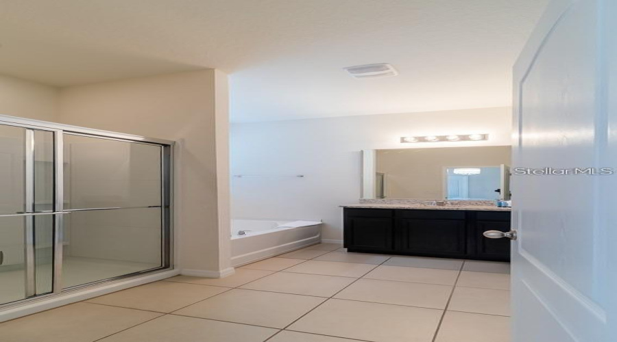 Davenport, Florida 33837, 6 Bedroom Bedrooms, ,5 Bathroombathrooms,Residential,For Sale,Broad Oak,0,Mfro6338003
