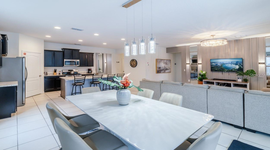 Davenport, Florida 33837, 6 Bedroom Bedrooms, ,5 Bathroombathrooms,Residential,For Sale,Broad Oak,0,Mfro6338003