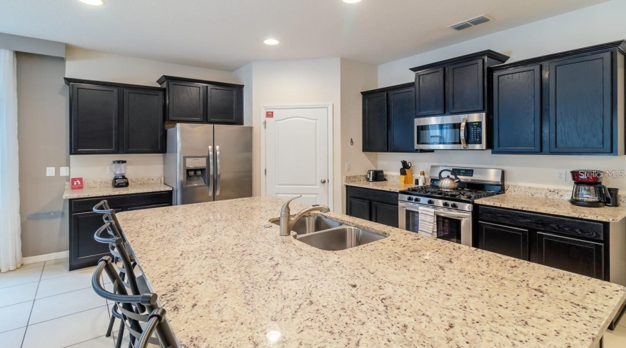 Davenport, Florida 33837, 6 Bedroom Bedrooms, ,5 Bathroombathrooms,Residential,For Sale,Broad Oak,0,Mfro6338003