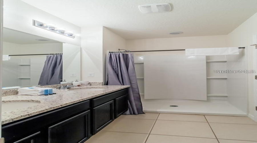 Davenport, Florida 33837, 6 Bedroom Bedrooms, ,5 Bathroombathrooms,Residential,For Sale,Broad Oak,0,Mfro6338003