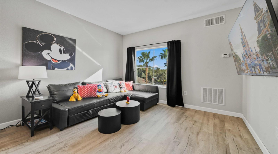 Orlando, Florida 32836, 1 Bedroom Bedrooms, ,1 Bathroombathrooms,Residential,For Sale,Palm,0,Mfrtb8516594