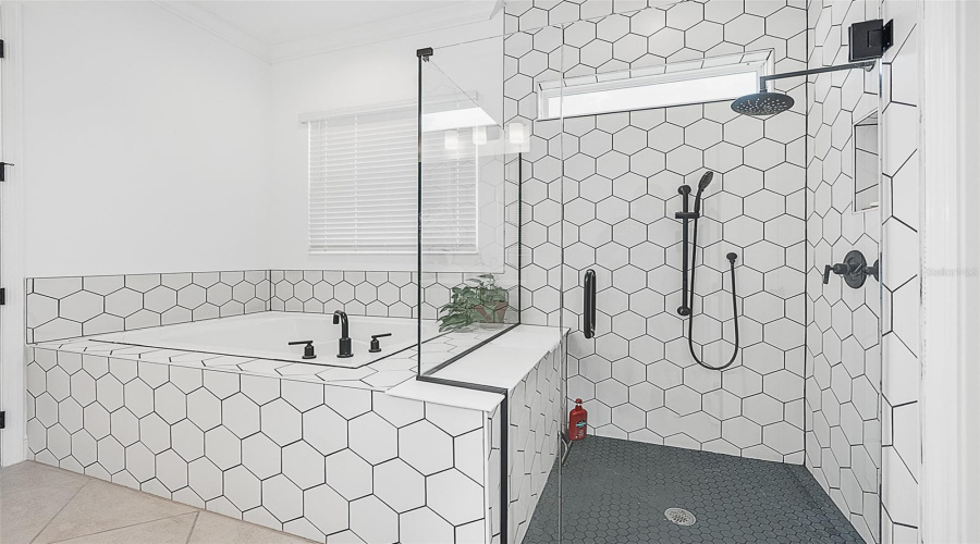 Kissimmee, Florida 34747, 3 Bedroom Bedrooms, ,3 Bathroombathrooms,Residential,For Sale,Four Seasons,0,Mfrv4950940