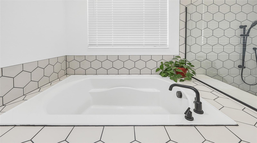 Kissimmee, Florida 34747, 3 Bedroom Bedrooms, ,3 Bathroombathrooms,Residential,For Sale,Four Seasons,0,Mfrv4950940