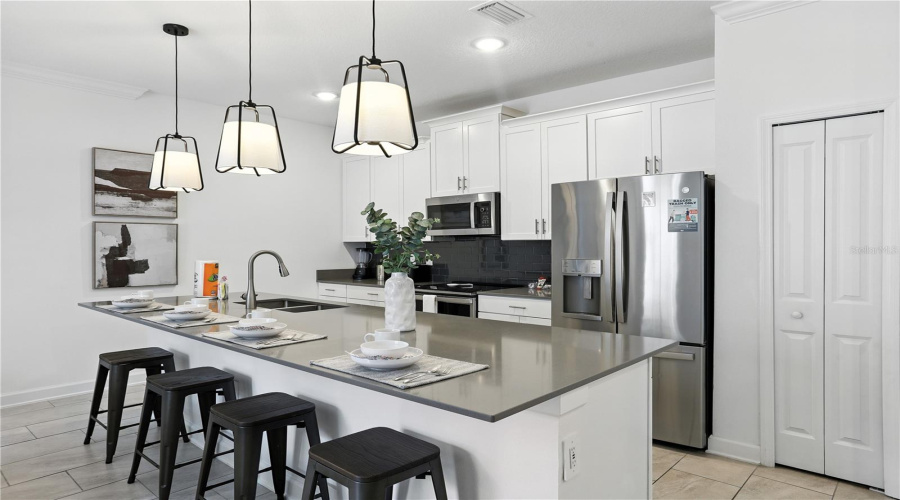Davenport, Florida 33896, 4 Bedroom Bedrooms, ,3 Bathroombathrooms,Residential,For Sale,Kingsbarn,0,Mfro6342789