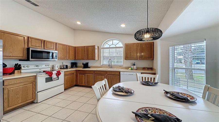 Kissimmee, Florida 34747, 4 Bedroom Bedrooms, ,3 Bathroombathrooms,Residential,For Sale,Summer Creek,0,Mfro6435252