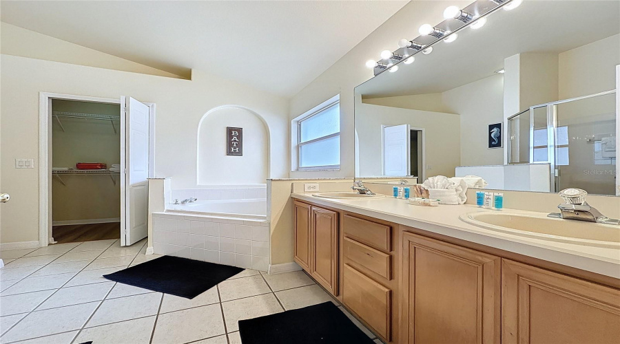 Kissimmee, Florida 34747, 4 Bedroom Bedrooms, ,3 Bathroombathrooms,Residential,For Sale,Summer Creek,0,Mfro6435252