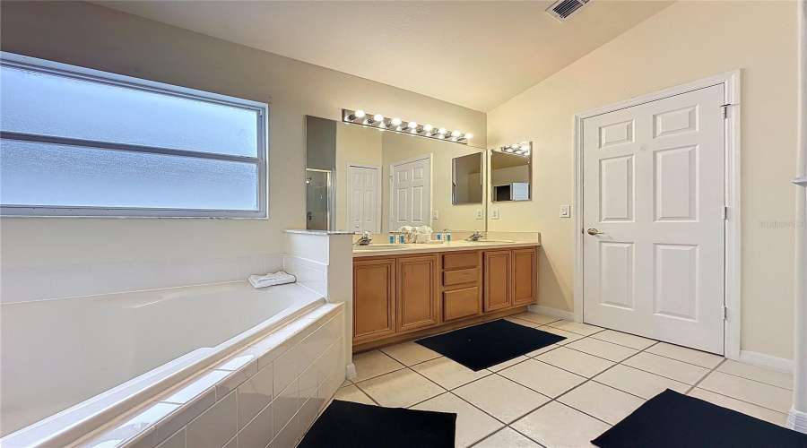 Kissimmee, Florida 34747, 4 Bedroom Bedrooms, ,3 Bathroombathrooms,Residential,For Sale,Summer Creek,0,Mfro6435252