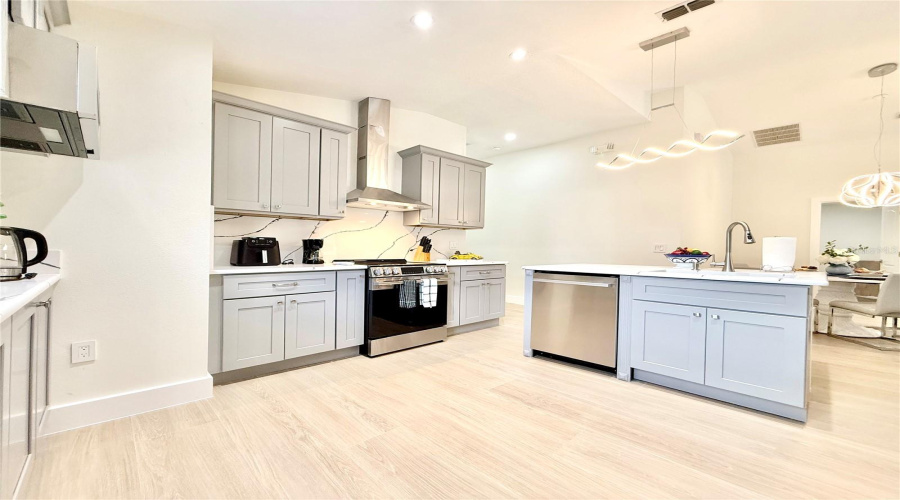 Davenport, Florida 33896, 4 Bedroom Bedrooms, ,3 Bathroombathrooms,Residential,For Sale,Sandy Ridge,0,Mfrs5156759