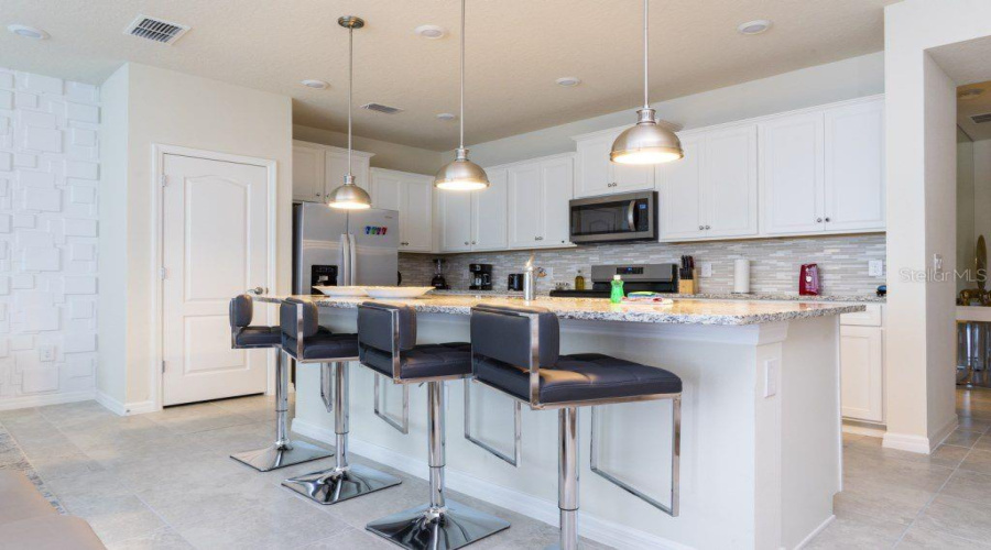 Davenport, Florida 33837, 5 Bedroom Bedrooms, ,4 Bathroombathrooms,Residential,For Sale,Oak Spring,0,Mfro6438291