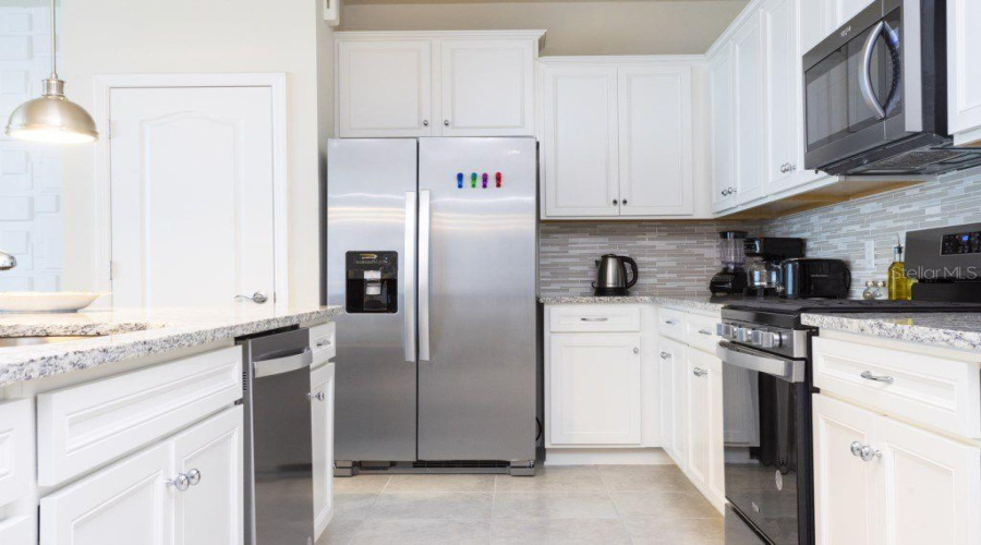 Davenport, Florida 33837, 5 Bedroom Bedrooms, ,4 Bathroombathrooms,Residential,For Sale,Oak Spring,0,Mfro6438291