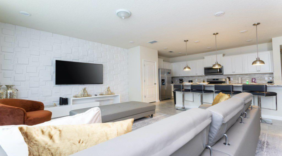 Davenport, Florida 33837, 5 Bedroom Bedrooms, ,4 Bathroombathrooms,Residential,For Sale,Oak Spring,0,Mfro6438291