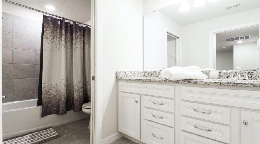 Davenport, Florida 33837, 5 Bedroom Bedrooms, ,4 Bathroombathrooms,Residential,For Sale,Oak Spring,0,Mfro6438291