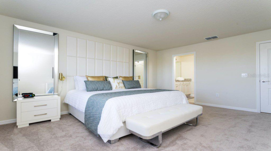 Davenport, Florida 33837, 5 Bedroom Bedrooms, ,4 Bathroombathrooms,Residential,For Sale,Oak Spring,0,Mfro6438291