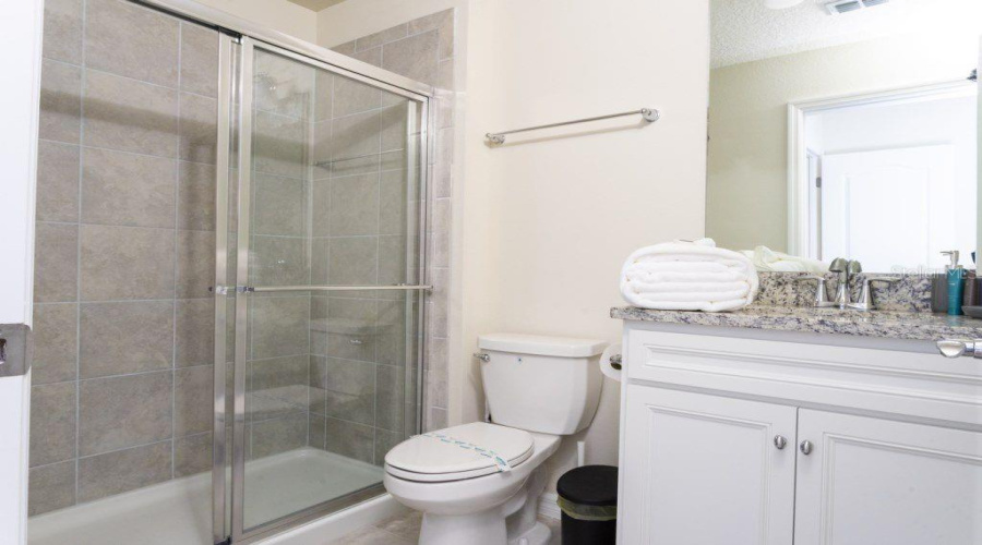 Davenport, Florida 33837, 5 Bedroom Bedrooms, ,4 Bathroombathrooms,Residential,For Sale,Oak Spring,0,Mfro6438291