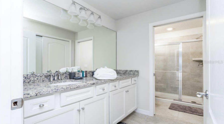 Davenport, Florida 33837, 5 Bedroom Bedrooms, ,4 Bathroombathrooms,Residential,For Sale,Oak Spring,0,Mfro6438291