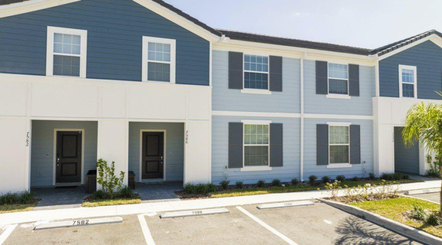 Davenport, Florida 33837, 5 Bedroom Bedrooms, ,4 Bathroombathrooms,Residential,For Sale,Oak Spring,0,Mfro6438291