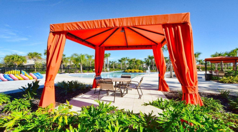 Davenport, Florida 33837, 5 Bedroom Bedrooms, ,4 Bathroombathrooms,Residential,For Sale,Oak Spring,0,Mfro6438291