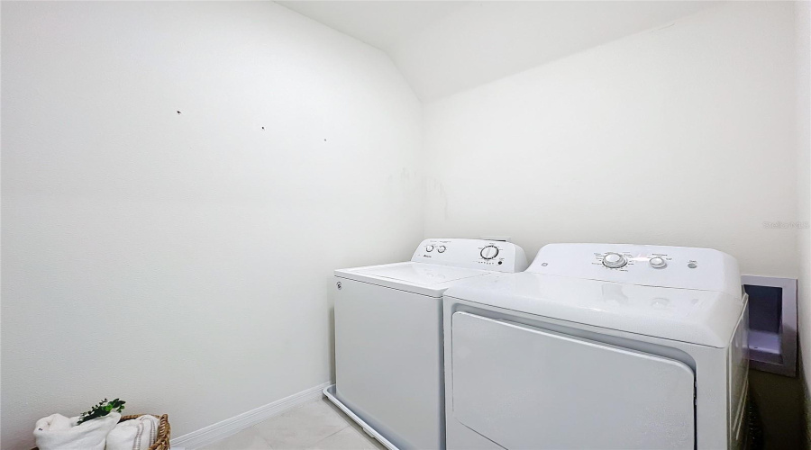 Davenport, Florida 33897, 5 Bedroom Bedrooms, ,3 Bathroombathrooms,Residential,For Sale,Reddish Egret,0,Mfrs5156783